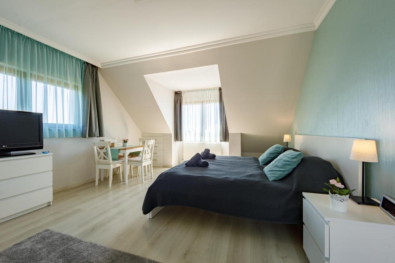 Villa Muzsa Deluxe Balatonfured Luaran gambar