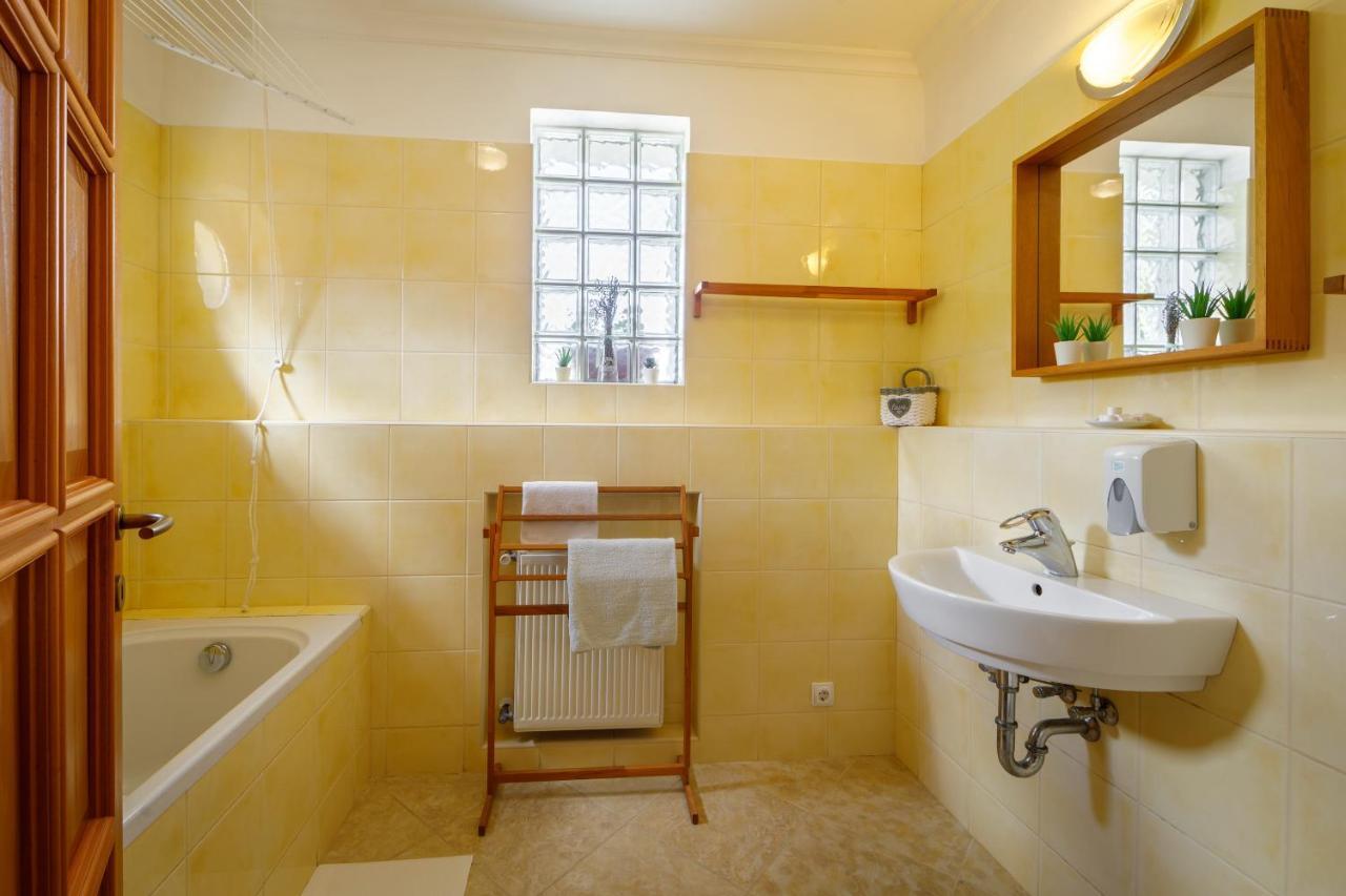 Villa Muzsa Deluxe Balatonfured Luaran gambar