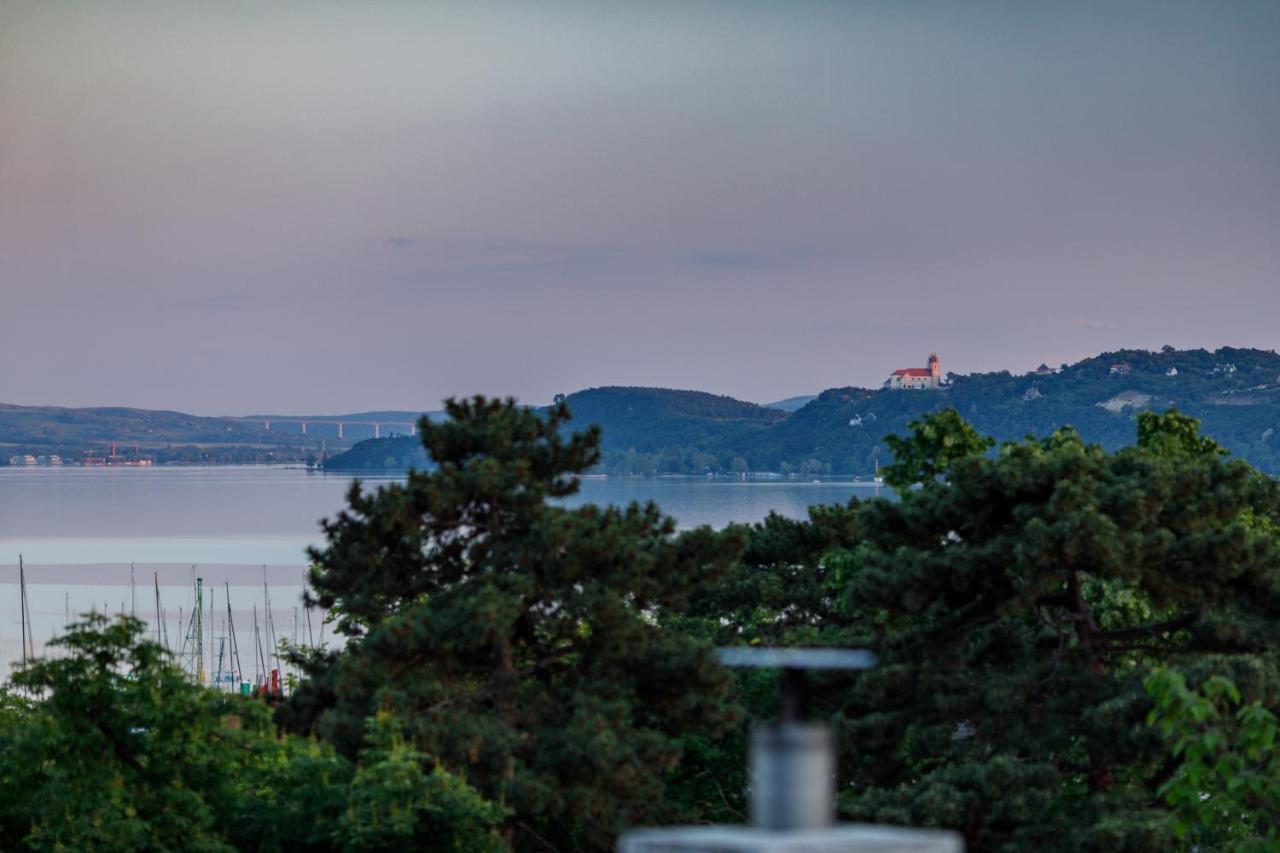 Villa Muzsa Deluxe Balatonfured Luaran gambar
