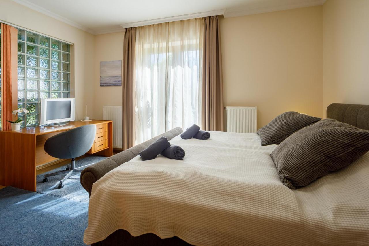 Villa Muzsa Deluxe Balatonfured Luaran gambar