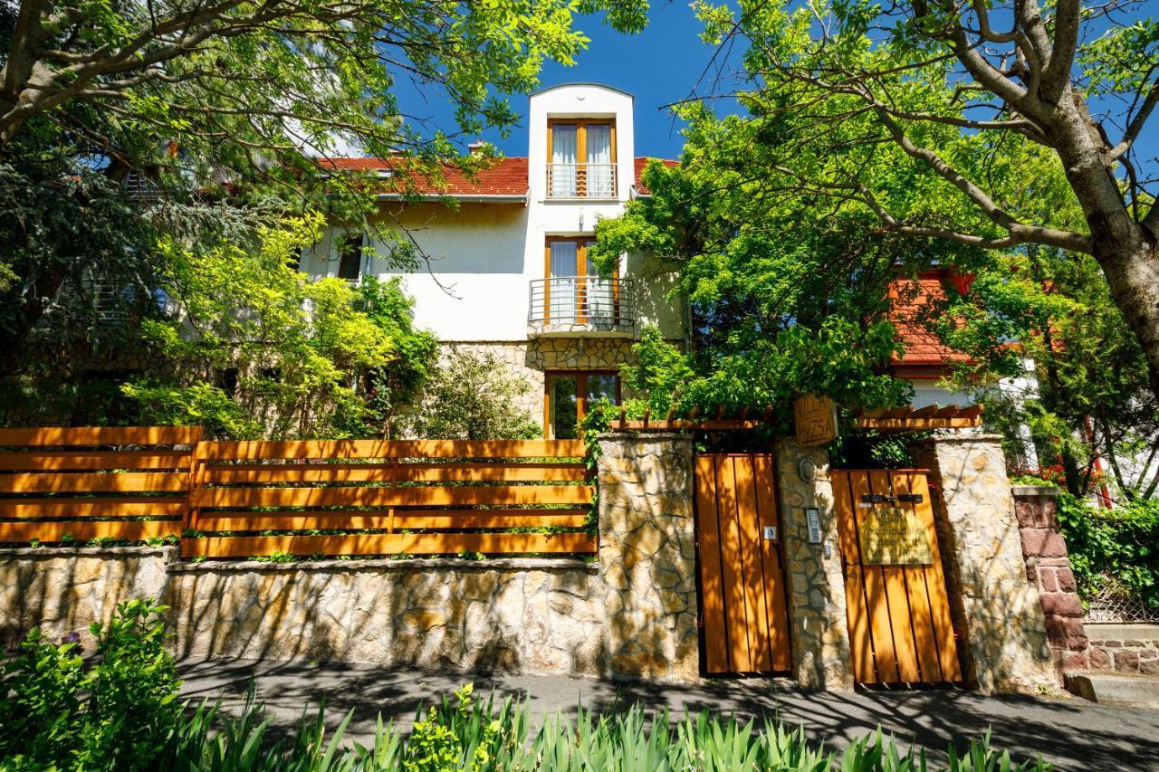 Villa Muzsa Deluxe Balatonfured Luaran gambar